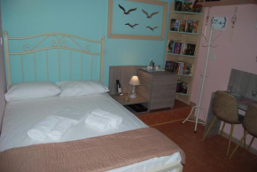 LUXURY TRADITIONAL ROOM The Small Bookstore, Kastro